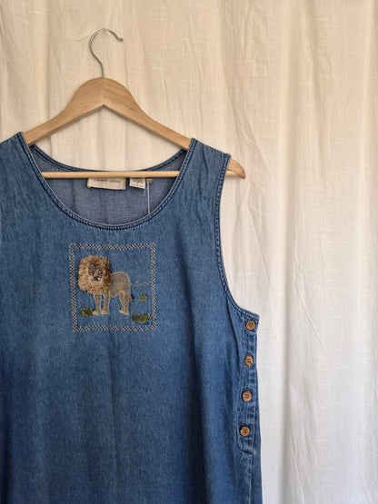 🦁The Lion's Pride - vintage long denim dress with embroidered lion (Perfectly Imperfect) - size L/XL