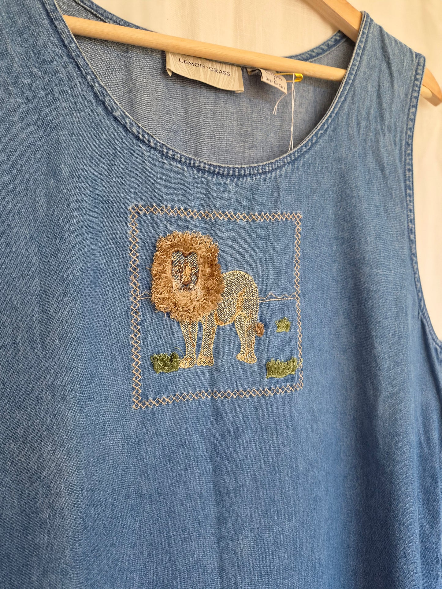 🦁The Lion's Pride - vintage long denim dress with embroidered lion (Perfectly Imperfect) - size L/XL