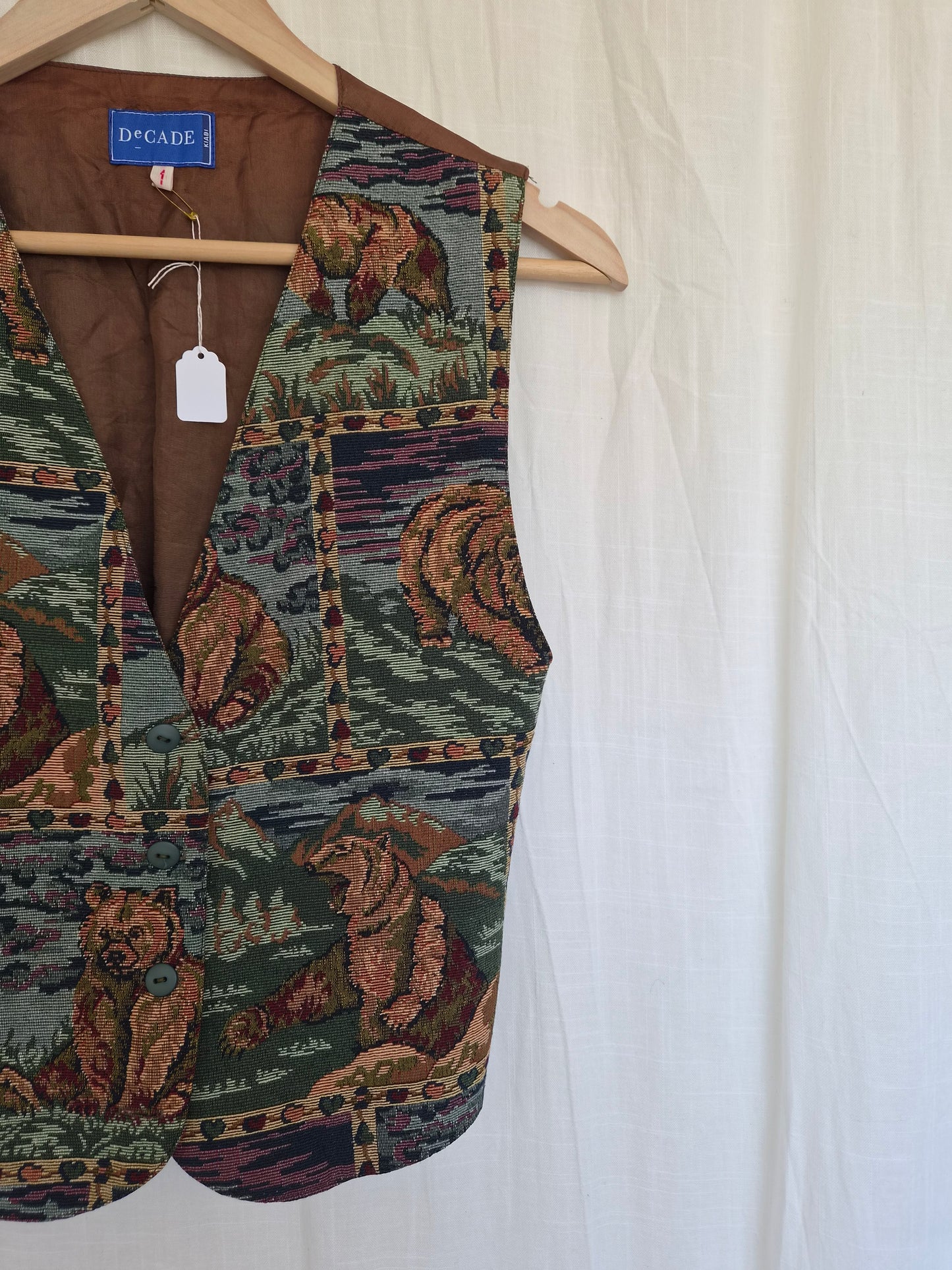 🐻 The Bears of Pine Hollow - vintage tapestry gilet with bear patterns - size S