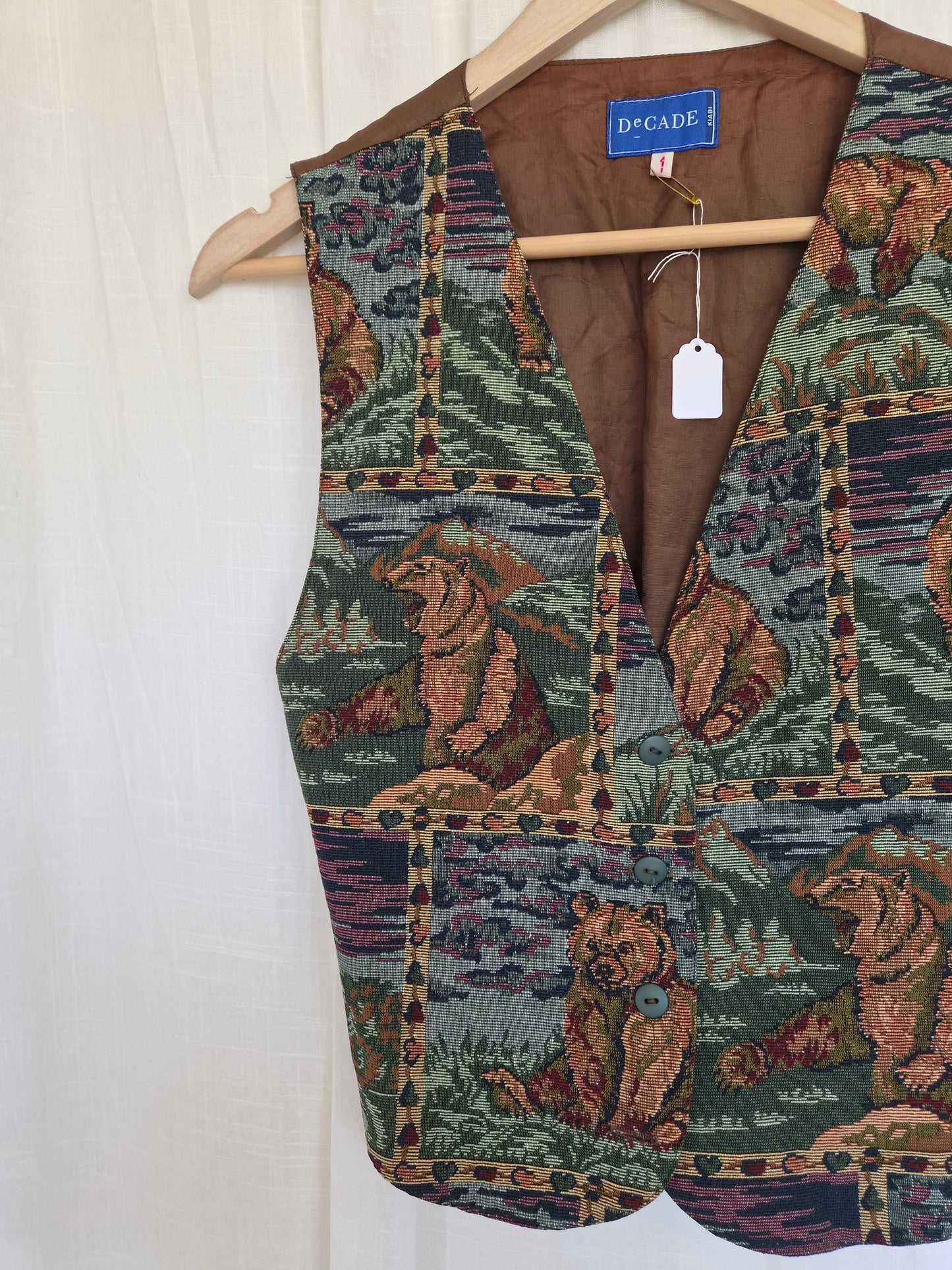 🐻 The Bears of Pine Hollow - vintage tapestry gilet with bear patterns - size S