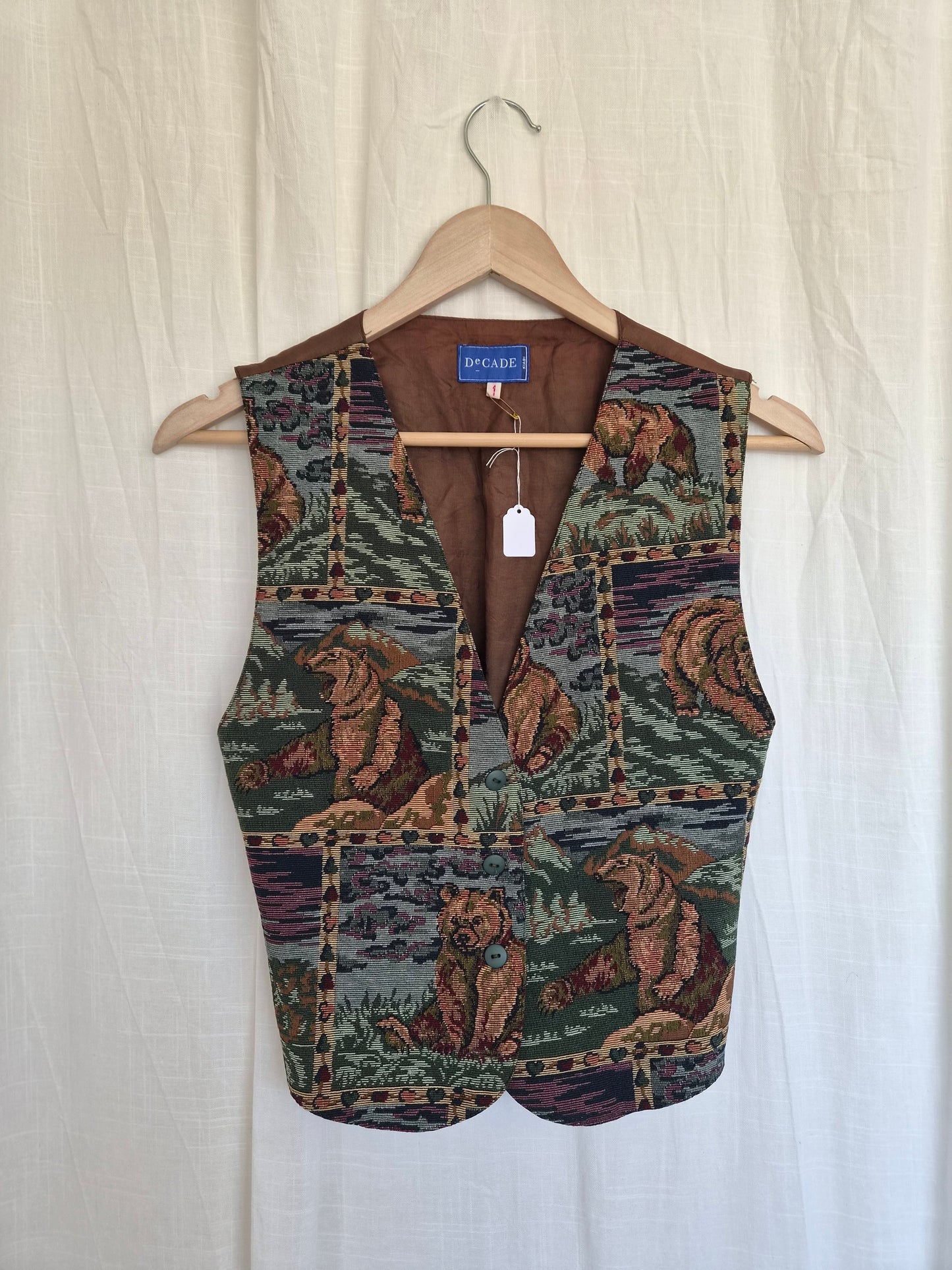 🐻 The Bears of Pine Hollow - vintage tapestry gilet with bear patterns - size S