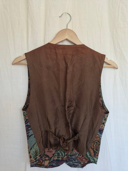 🐻 The Bears of Pine Hollow - vintage tapestry gilet with bear patterns - size S