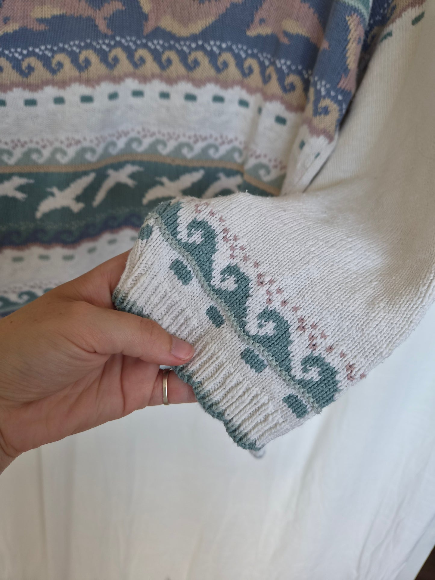🐬 Songs Beneath the Waves - vintage 100% cotton knit with dolphins and seagulls - size M/L