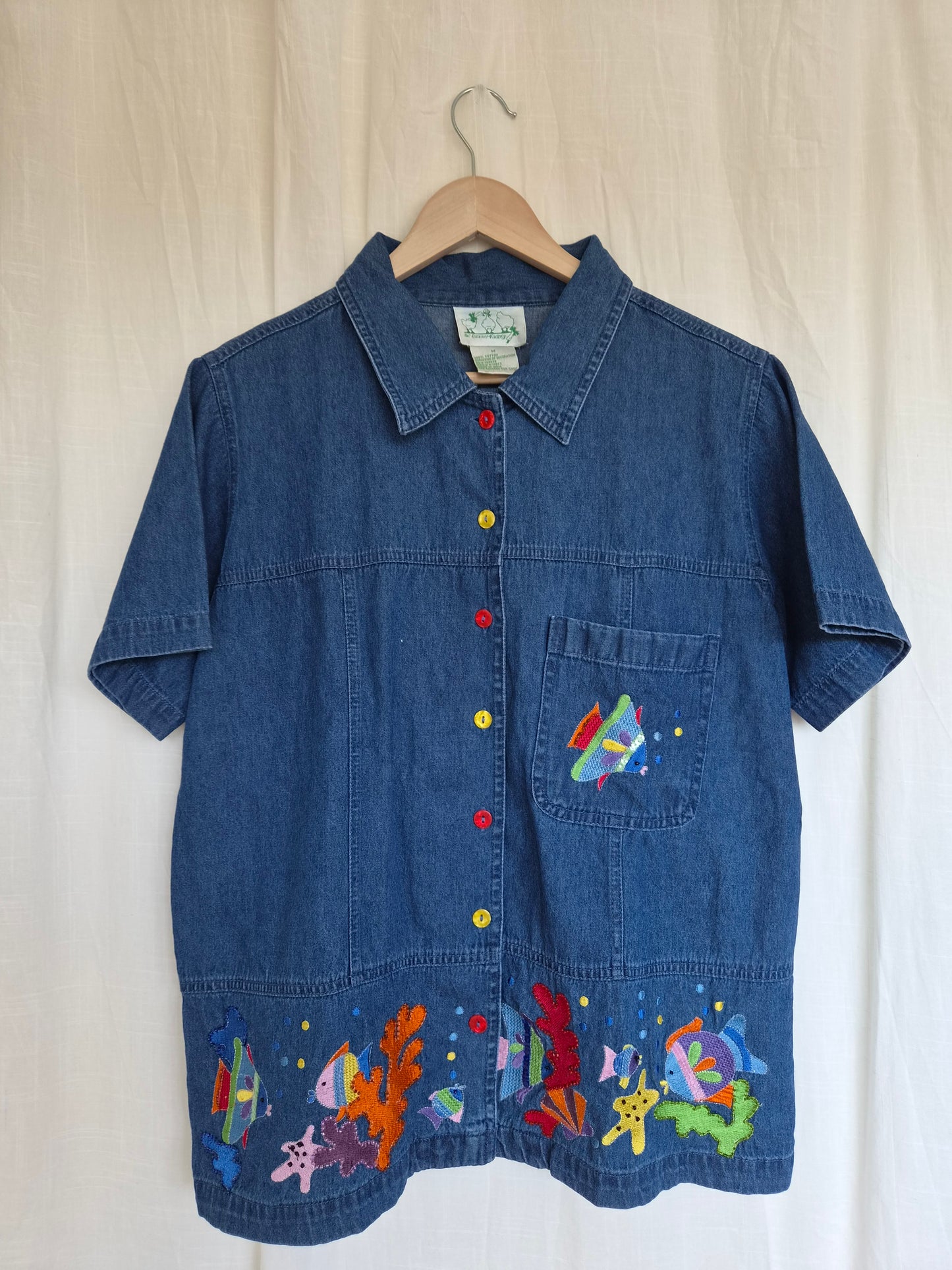 🐠 A School of Tiny Wonders - vintage dark blue boxy denim shirt with embroidered fish - size M/L