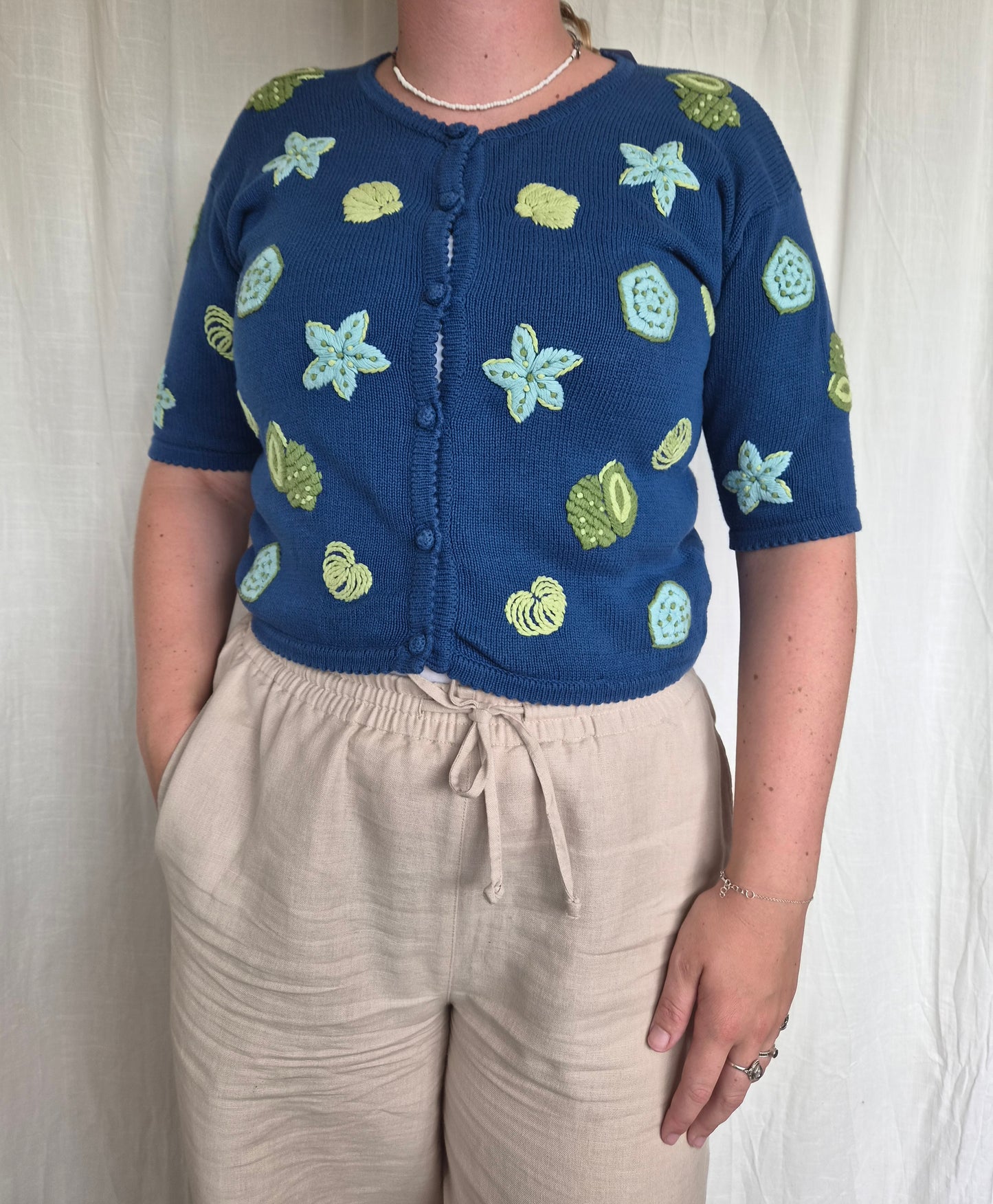 🫧 Little Things from the Sea - vintage 100% cotton knitted cardigan with embroidered shells and stars - size S/M