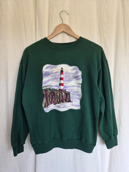 🪨 Keeper of the Coast - green vintage crewneck sweater with lighthouse on a cliff - size M/L