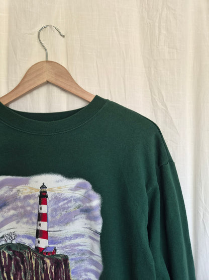 🪨 Keeper of the Coast - green vintage crewneck sweater with lighthouse on a cliff - size M/L