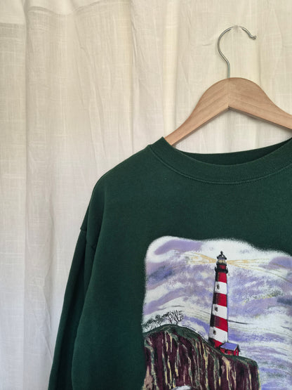🪨 Keeper of the Coast - green vintage crewneck sweater with lighthouse on a cliff - size M/L