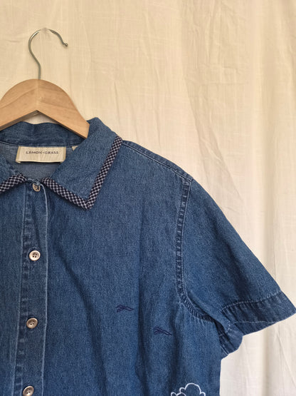 ⛵ A Little Voyage - vintage denim shirt with embroidered boats - size S/M