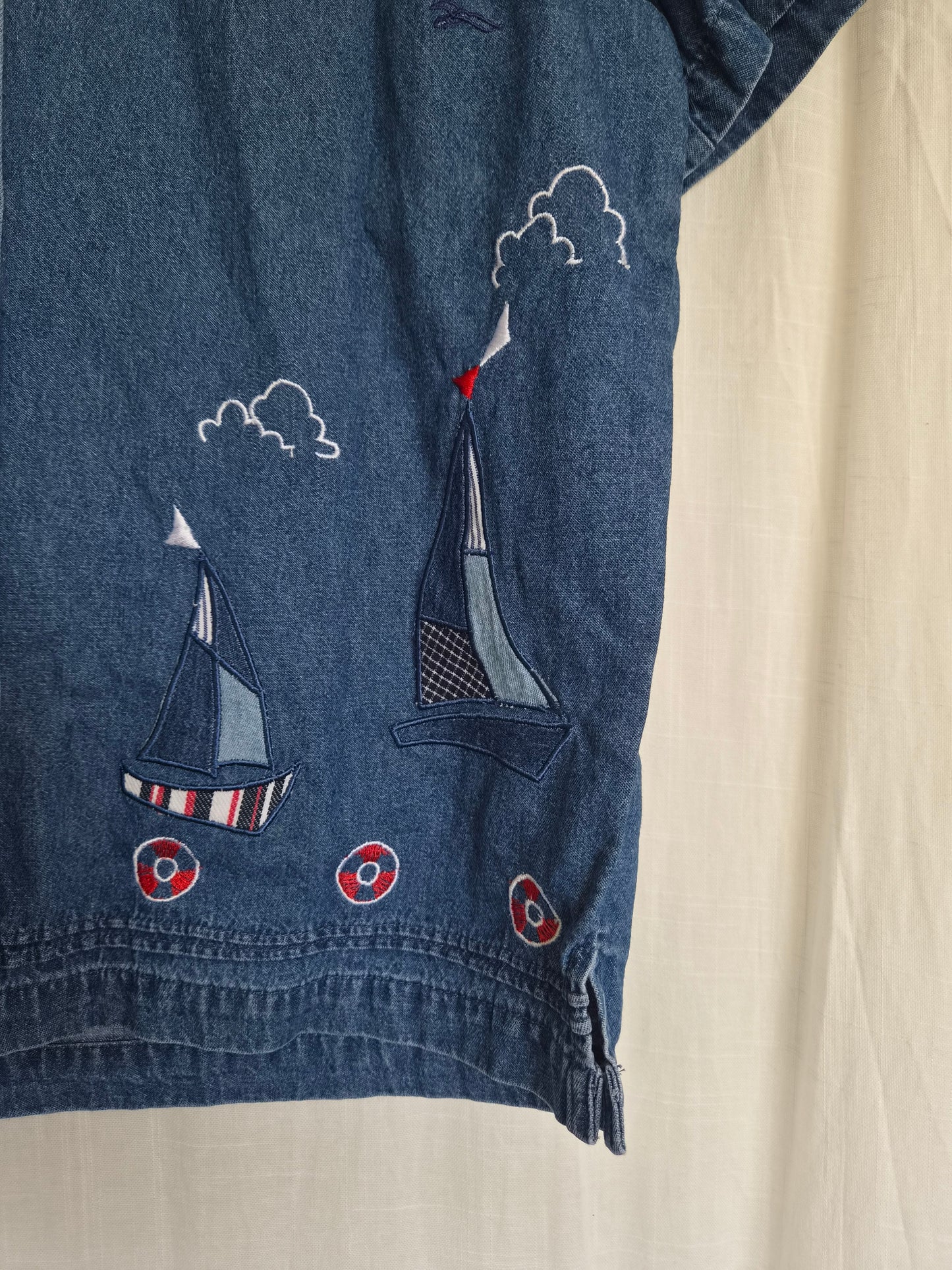 ⛵ A Little Voyage - vintage denim shirt with embroidered boats - size S/M