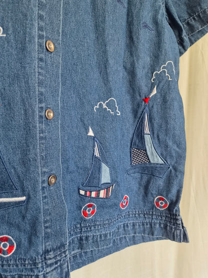 ⛵ A Little Voyage - vintage denim shirt with embroidered boats - size S/M