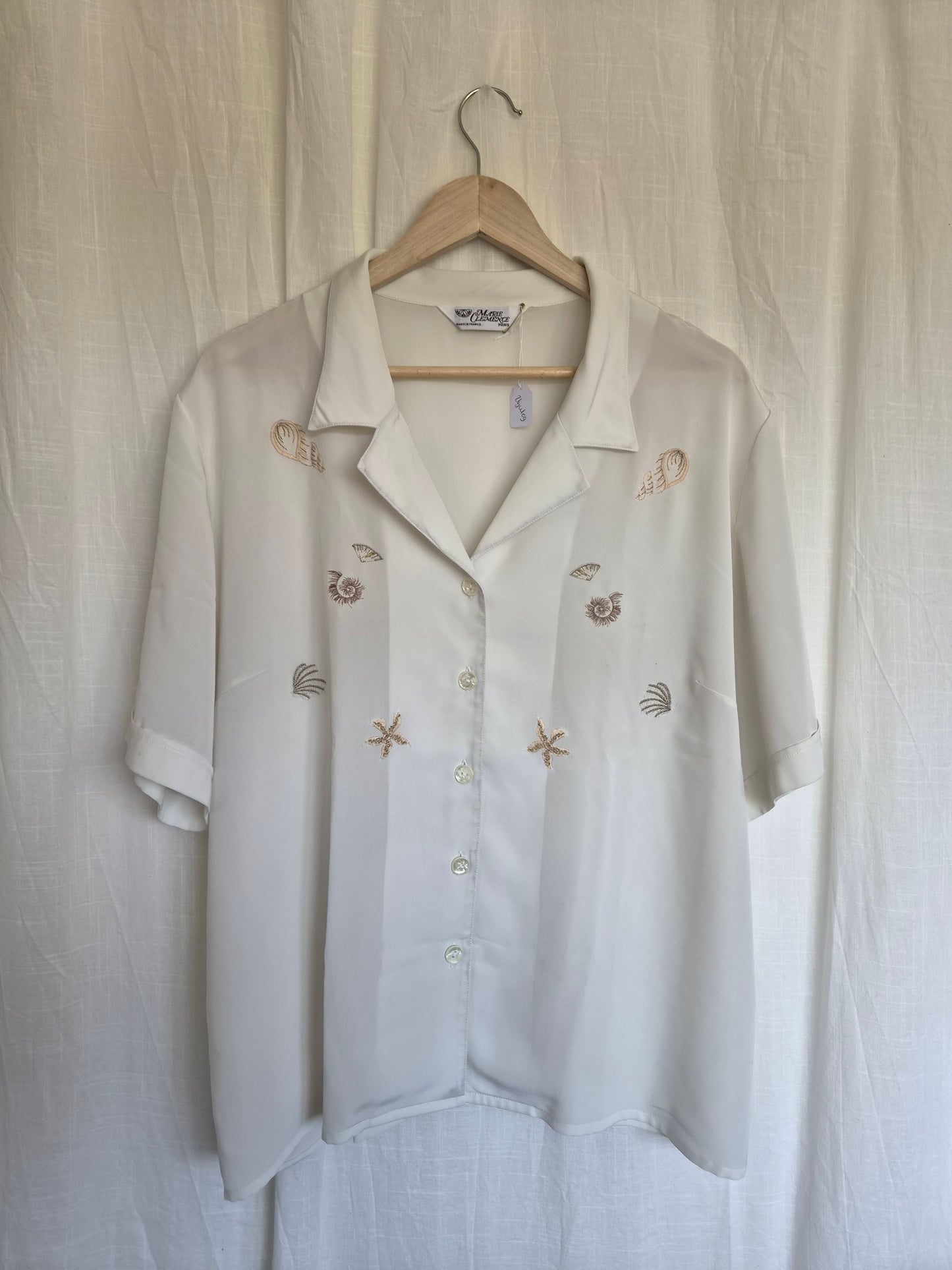 🐚 A Pocketful of Seashells - vintage blouse with embroidered shells - size L/XL
