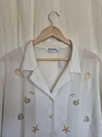 🐚 A Pocketful of Seashells - vintage blouse with embroidered shells - size L/XL