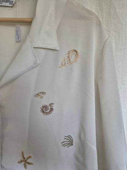 🐚 A Pocketful of Seashells - vintage blouse with embroidered shells - size L/XL