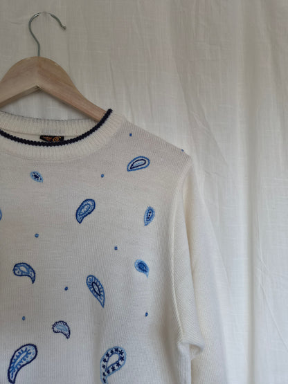 🌊 The Shape of the Tide - vintage knitted thin sweater with blue embroidered paisley print - size M