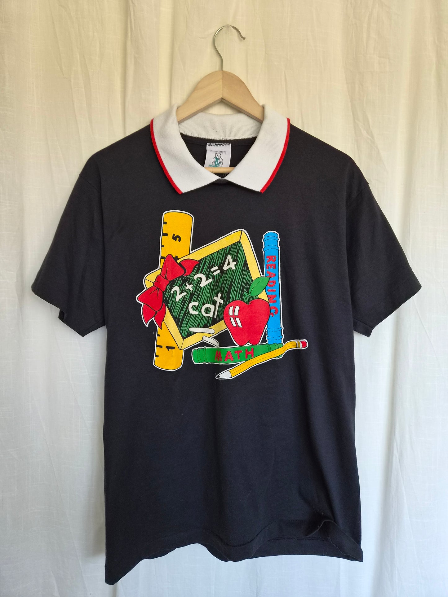 🍏 The Teacher's Off-Duty Tee - vintage t-shirt with school images - size L