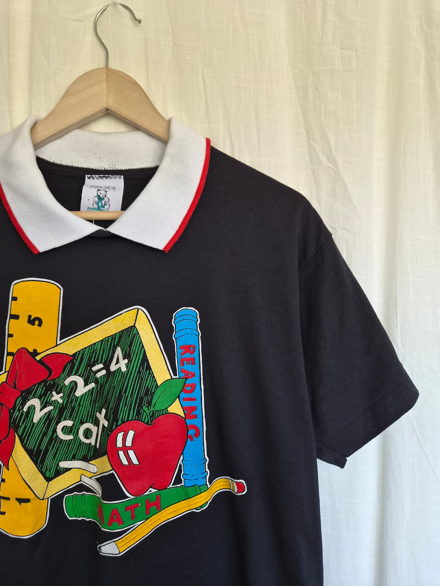 🍏 The Teacher's Off-Duty Tee - vintage t-shirt with school images - size L