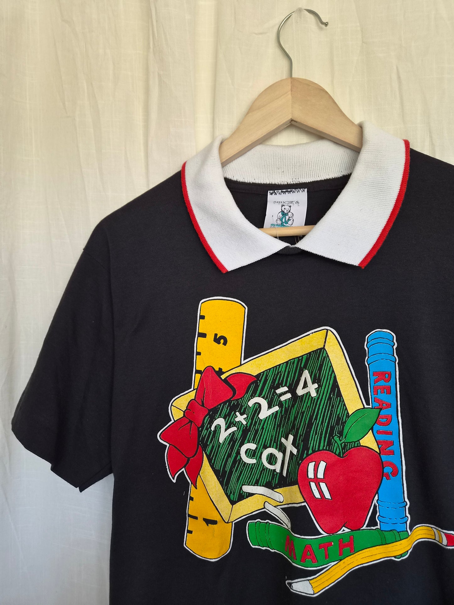 🍏 The Teacher's Off-Duty Tee - vintage t-shirt with school images - size L