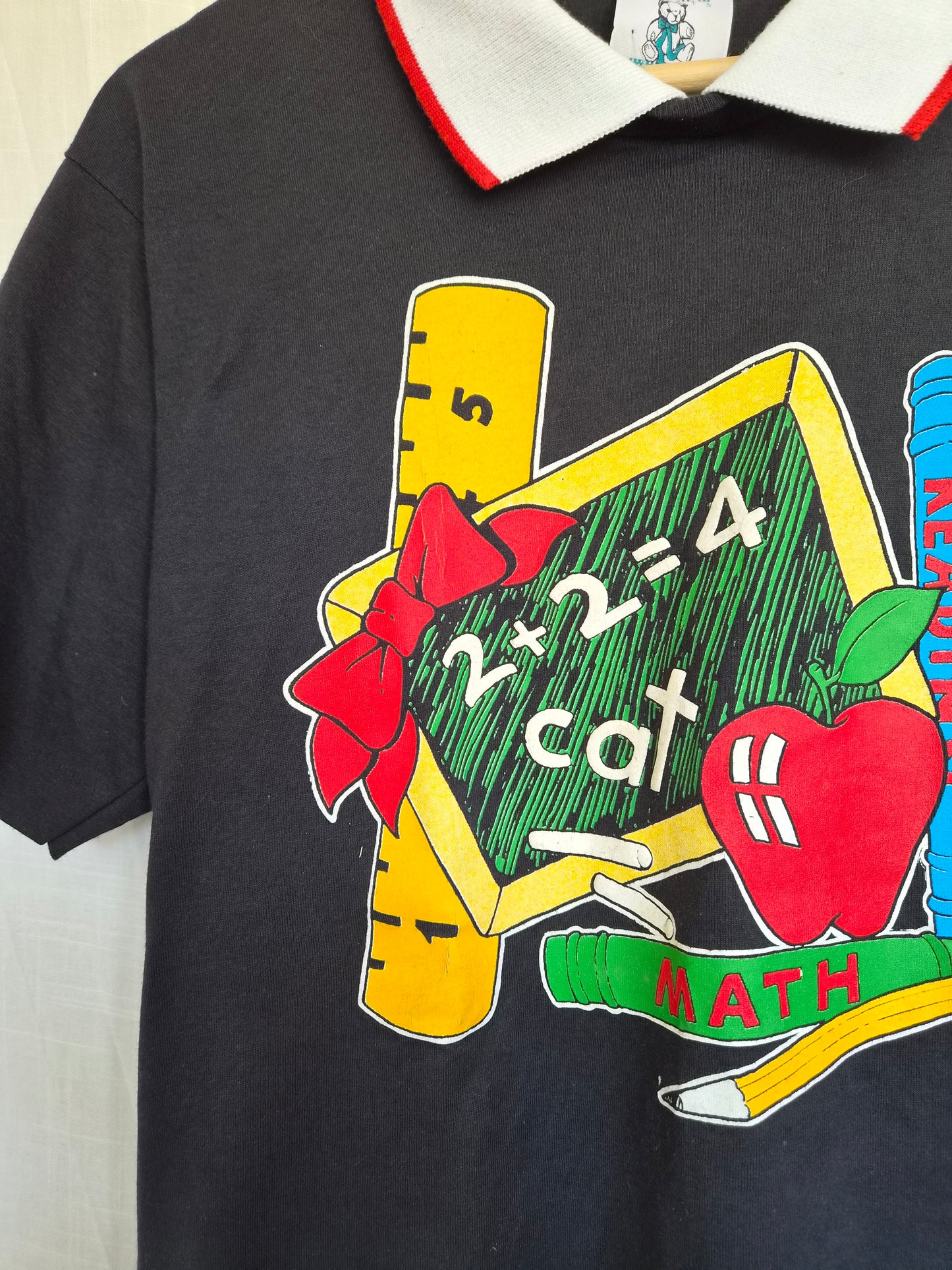 🍏 The Teacher's Off-Duty Tee - vintage t-shirt with school images - size L