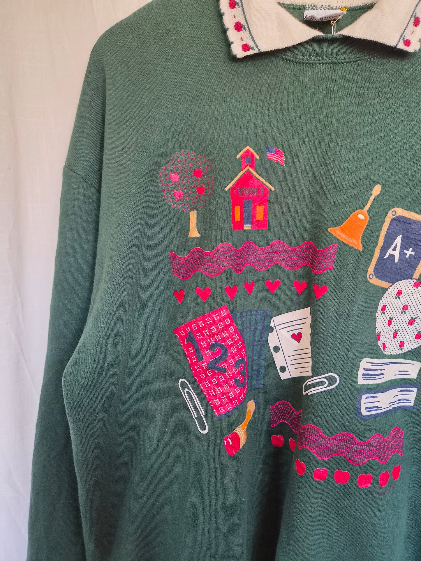 🔔 The Bell Just Rang - vintage crewneck sweater with different school prints - size XL