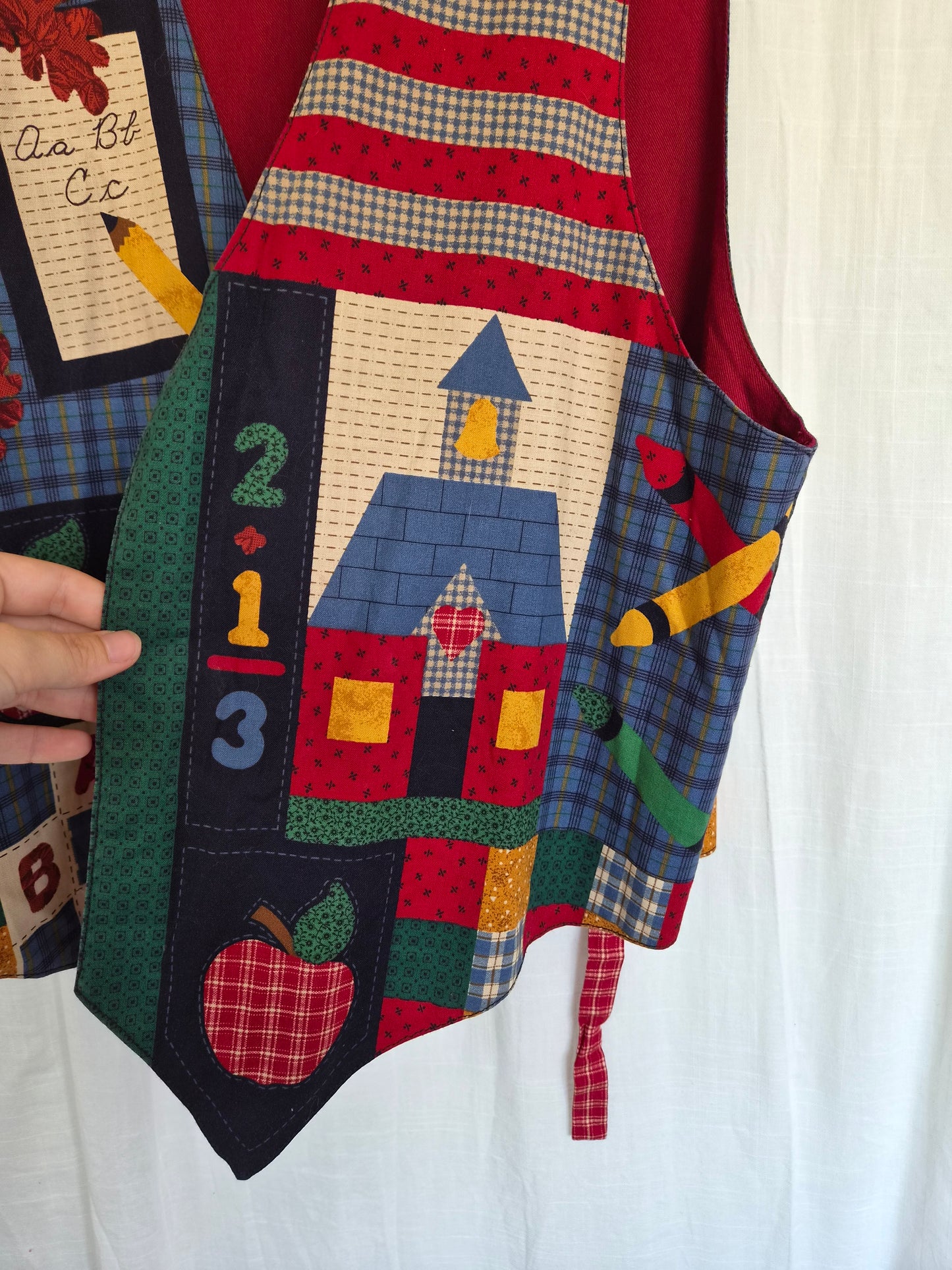 ✏️ Notes from the Classroom - vintage handmade gilet with schoolish patterns - size
