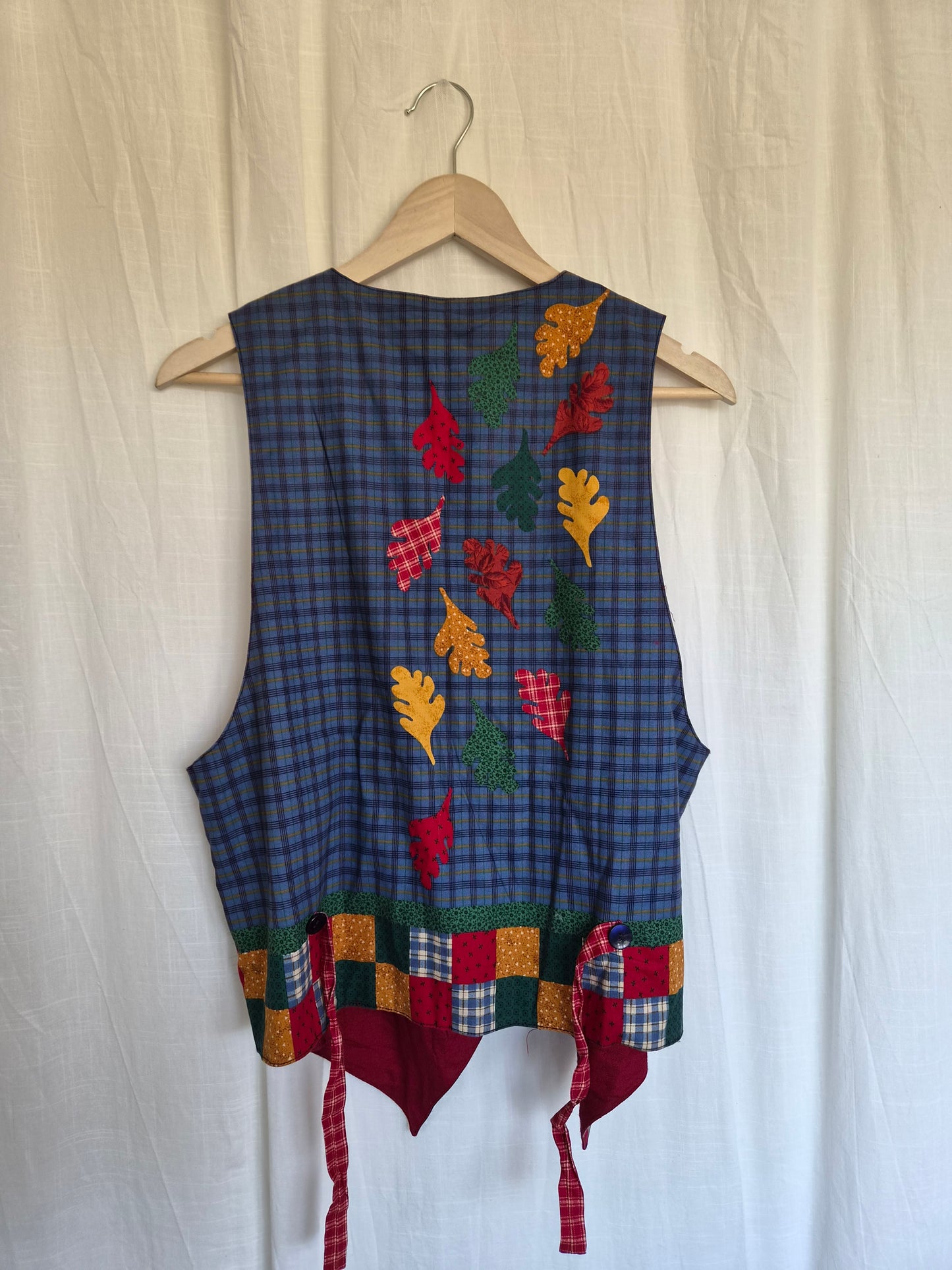 ✏️ Notes from the Classroom - vintage handmade gilet with schoolish patterns - size