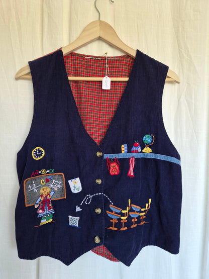 🪑 Front Row Favourite - vintage gilet with embroidered classroom details - size M/L