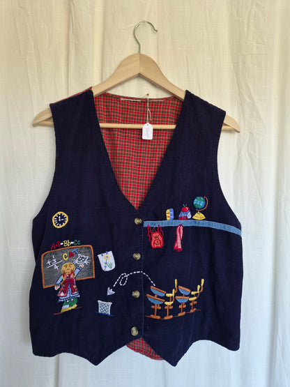 🪑 Front Row Favourite - vintage gilet with embroidered classroom details - size M/L