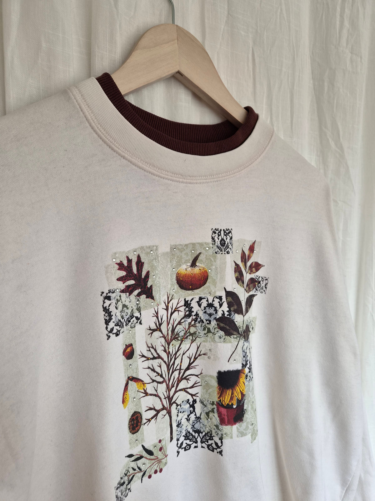 🌻 Autumn in Full Bloom - vintage crewneck sweater with autumn images (Perfectly Imperfect) - size L