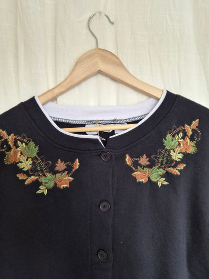 🍂 A Walk Through the Leaves - vintage black cardigan with embroidered leaves - size XL