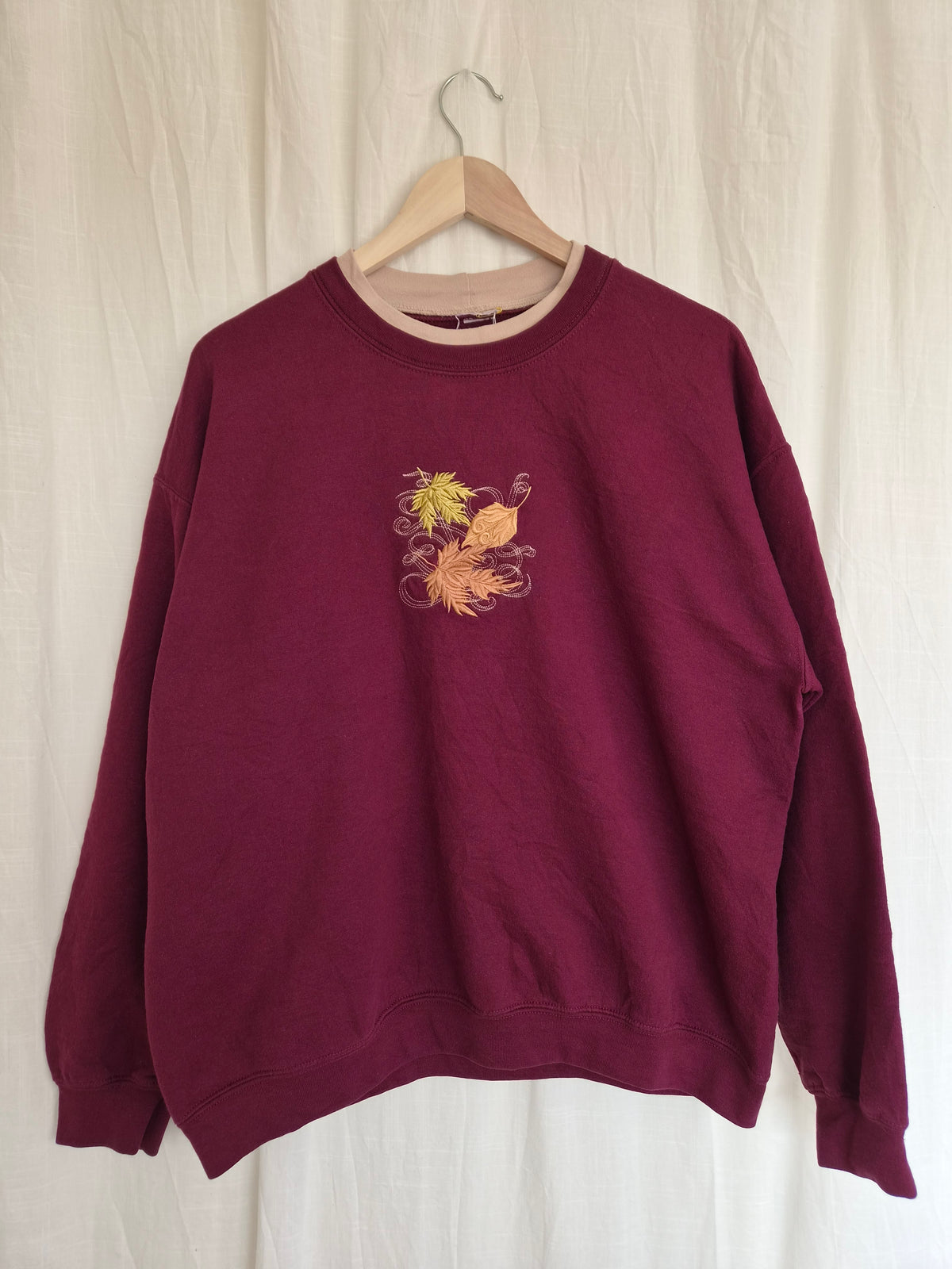 🕯️ Under the Turning Leaves - vintage crewneck sweater with embroidered leaves - size L/XL