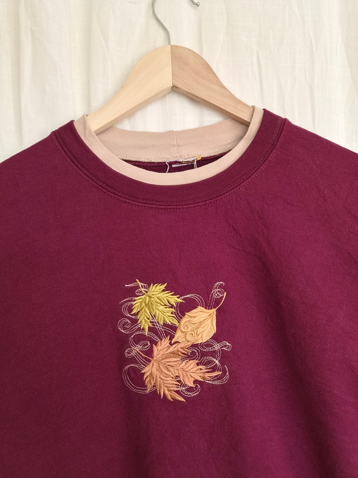 🕯️ Under the Turning Leaves - vintage crewneck sweater with embroidered leaves - size L/XL
