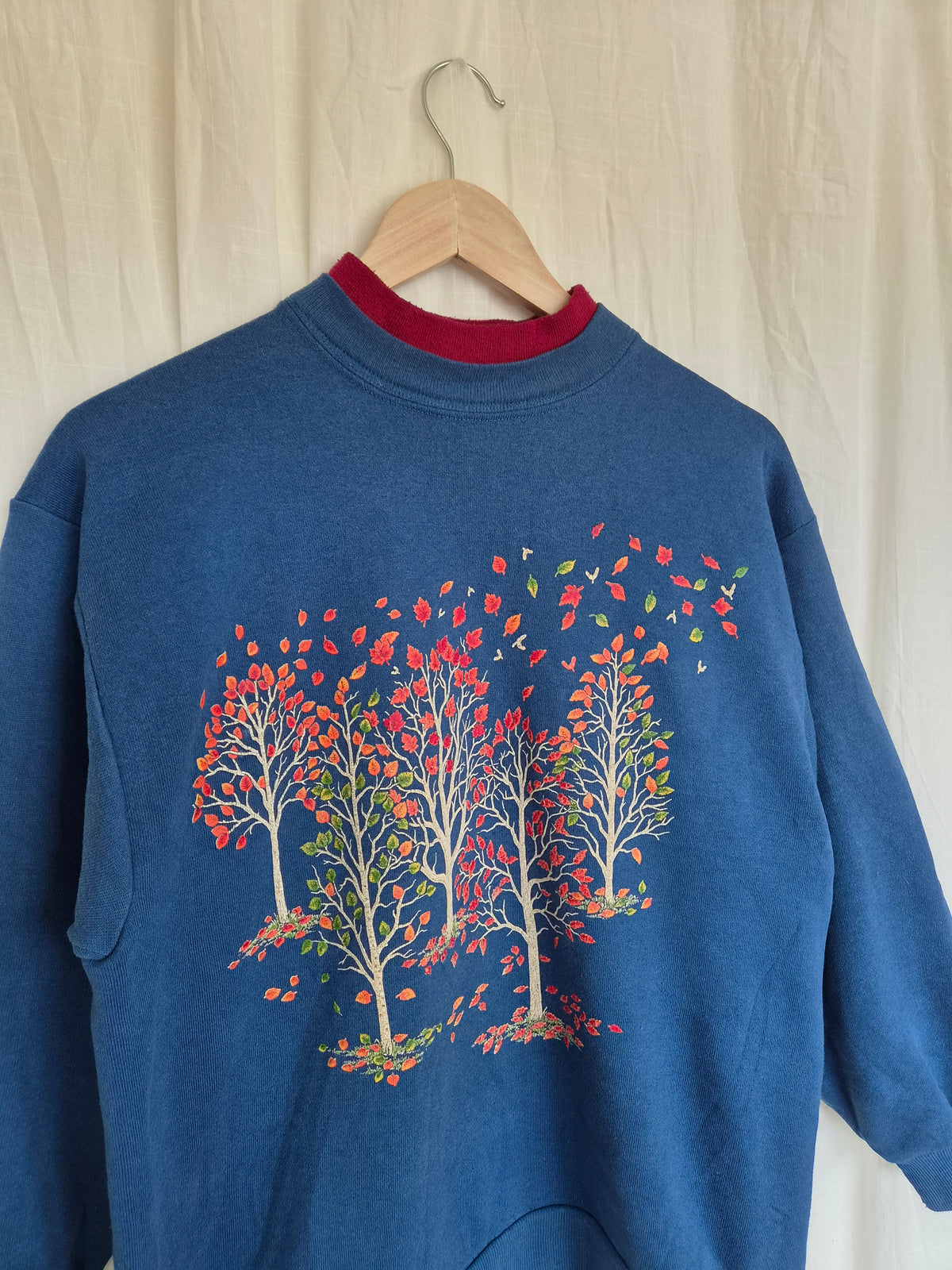 🤎 Where the Leaves Turn - vintage blue crewneck sweater with autumn landscape - size S