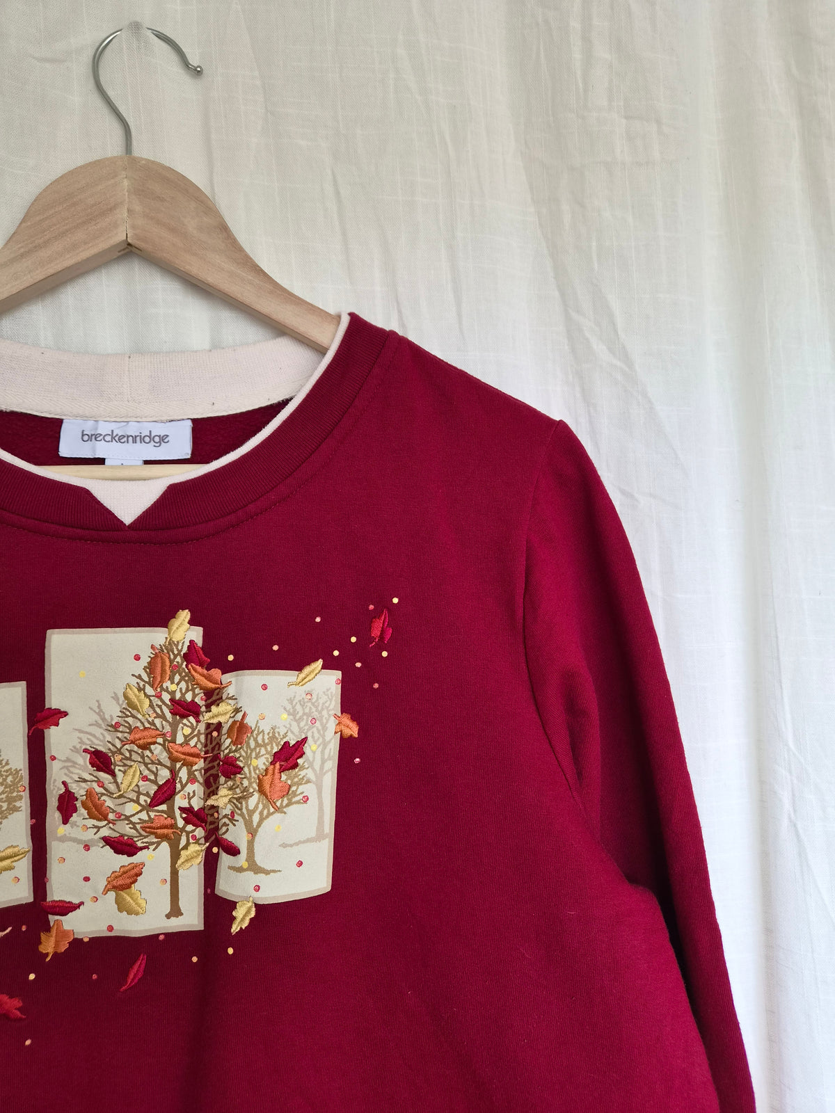 🏡 The Autumn Picture Book - burgundy red vintage crewneck sweater with embroidered autumn details (Perfectly Imperfect) - size L