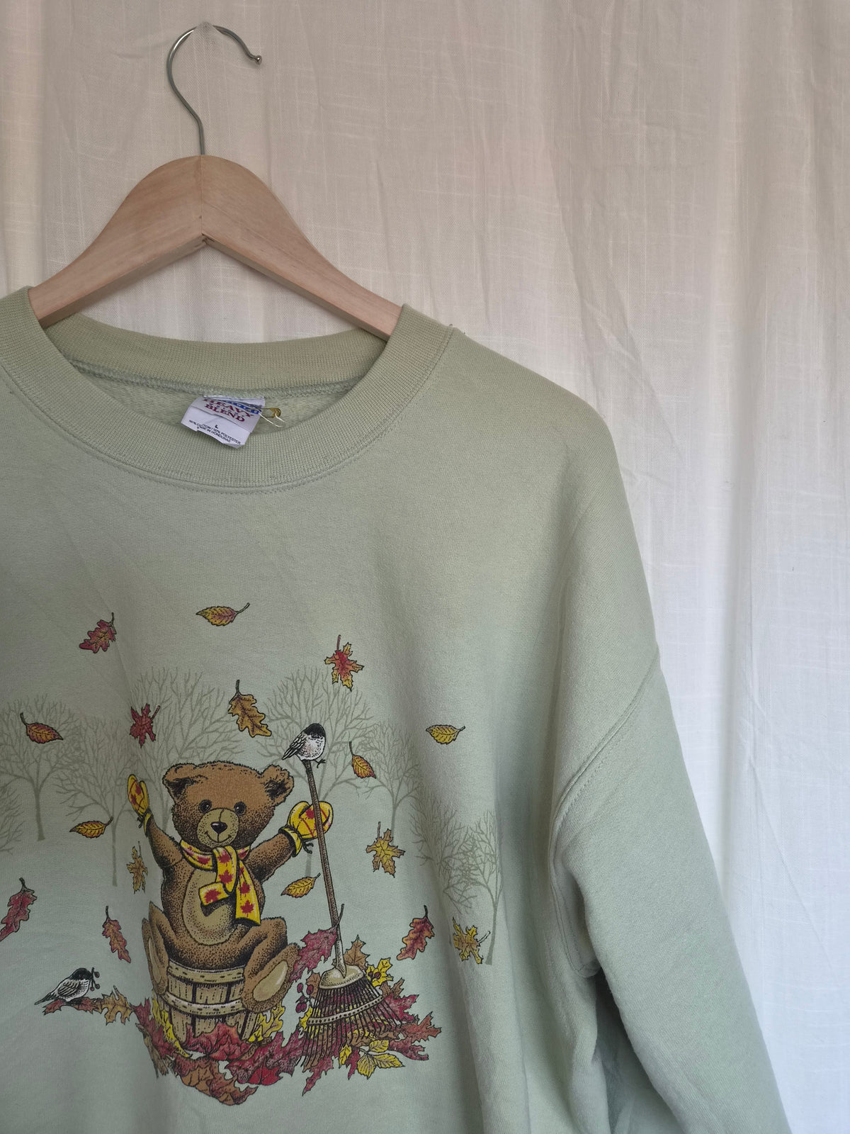 🐻 The Little Bear's Autumn Day - vintage mint green crewneck sweater with bear in autumn leaves (Perfectly Imperfect) - size L