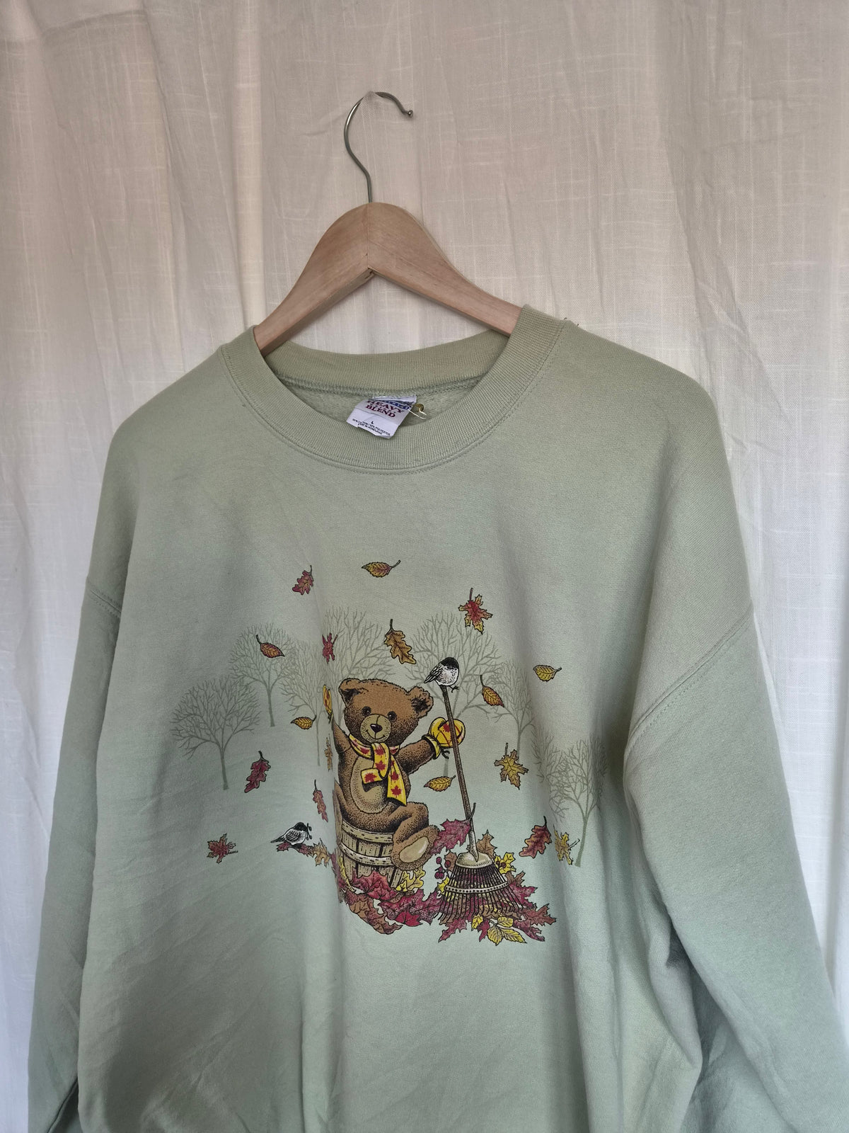 🐻 The Little Bear's Autumn Day - vintage mint green crewneck sweater with bear in autumn leaves (Perfectly Imperfect) - size L