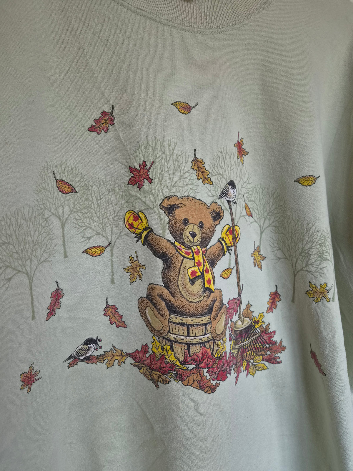 🐻 The Little Bear's Autumn Day - vintage mint green crewneck sweater with bear in autumn leaves (Perfectly Imperfect) - size L