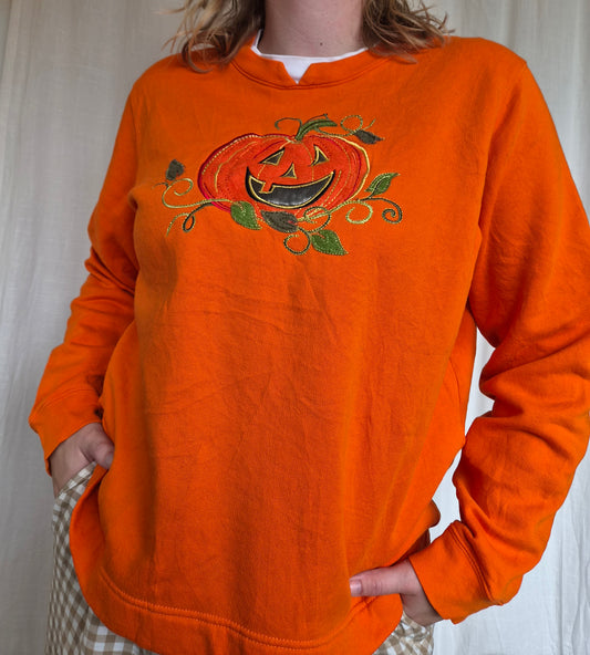 🎃 The Cosy Jack-o'-Lantern - vintage orange crewneck sweater with patchwork/embroidered jack-o'-lantern - size L
