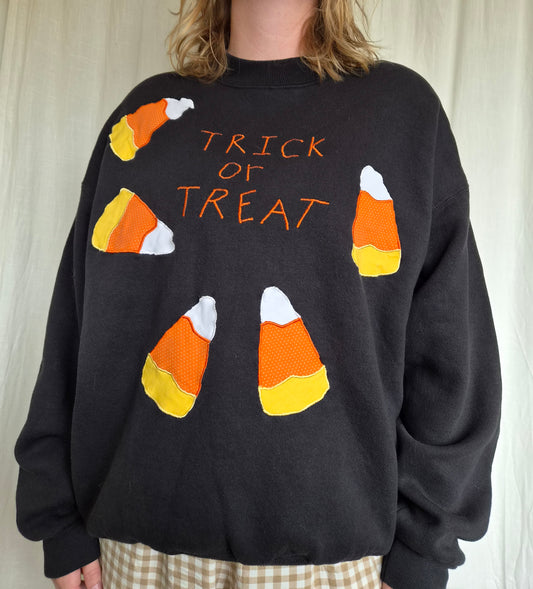 🍬 Trick or Treat - vintage black crewneck Trick or Treat sweater with patchwork candycorn - size XL
