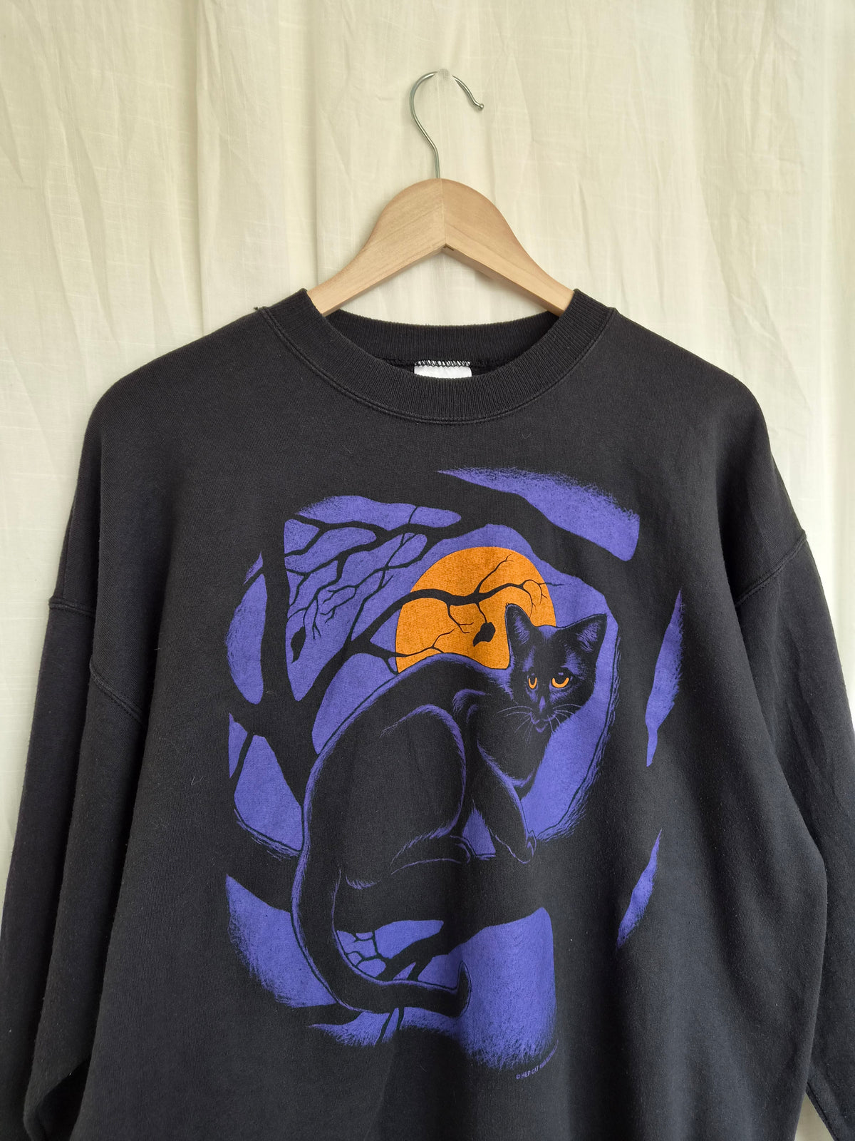 💜 Whispers from the Witching Tree - vintage crewneck sweater with black cat image - size L