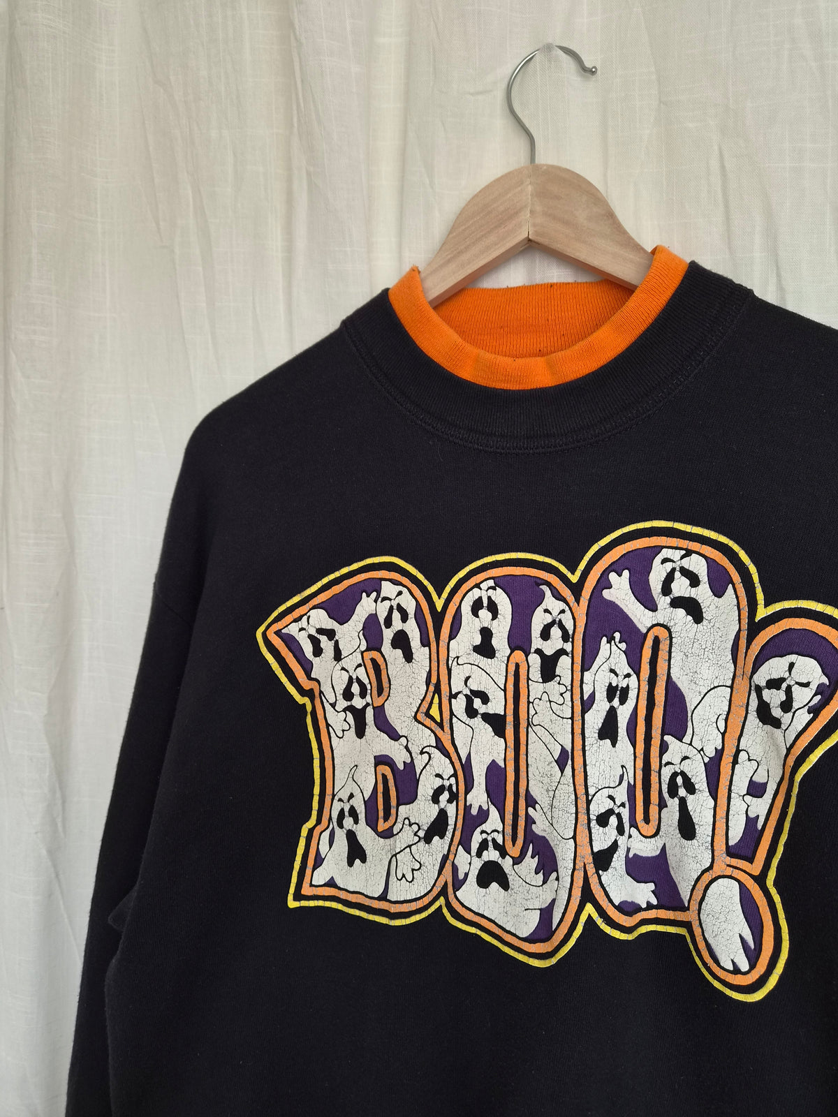 👻 A Little Bit of BOO - black vintage crewneck sweater with Halloween details - size L