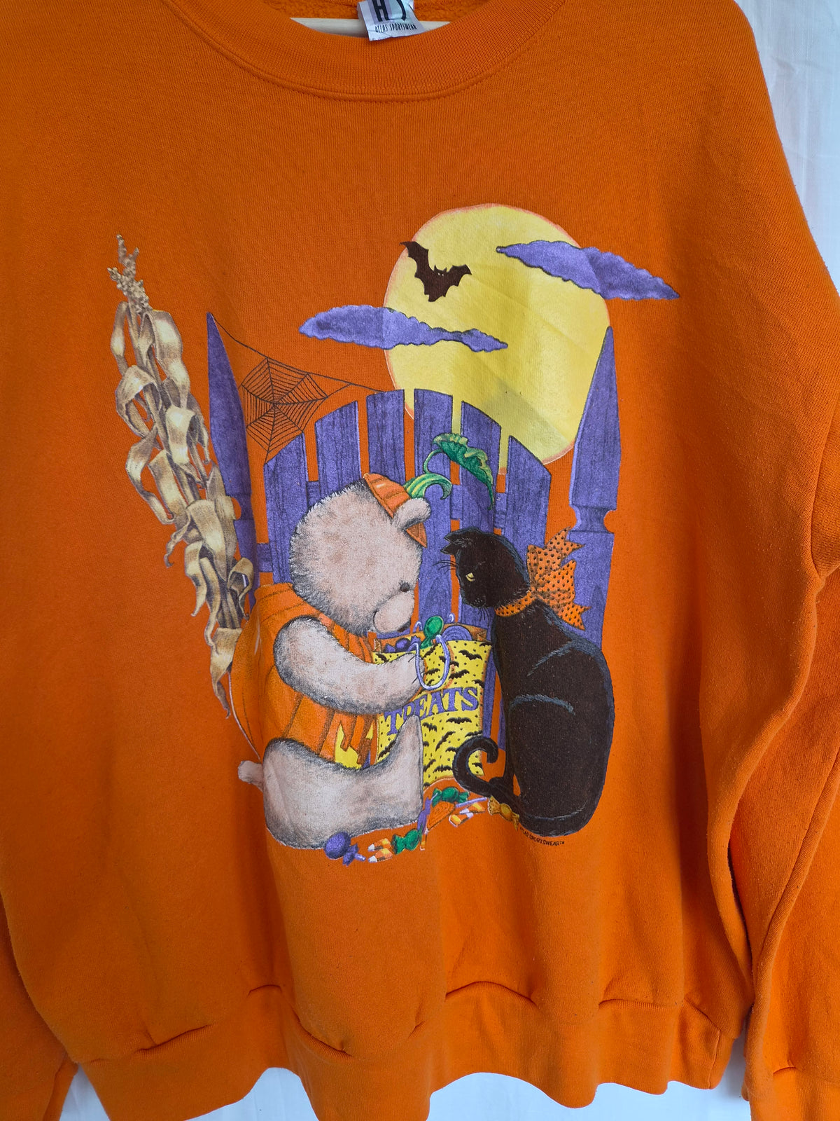 🍭 A Bucket Full of Spooky Sweets - vintage crewneck sweater with printed Halloween image (Perfectly Imperfect) - size XL