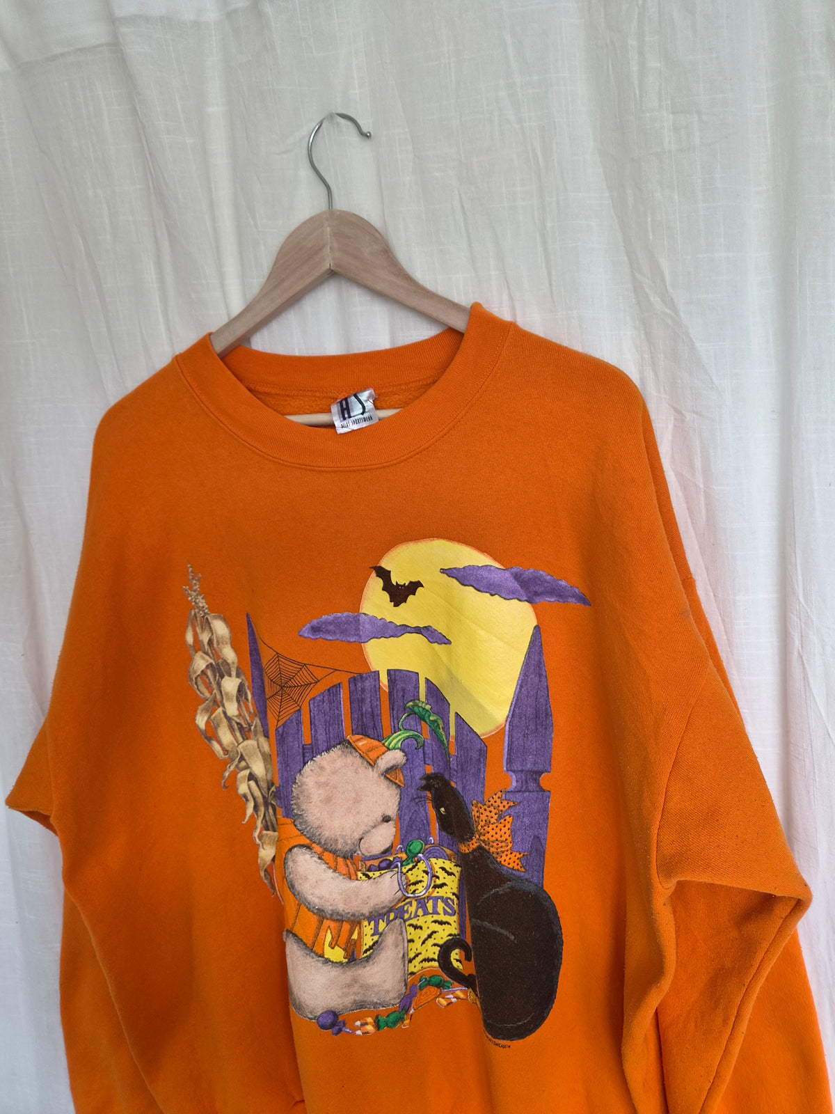 🍭 A Bucket Full of Spooky Sweets - vintage crewneck sweater with printed Halloween image (Perfectly Imperfect) - size XL