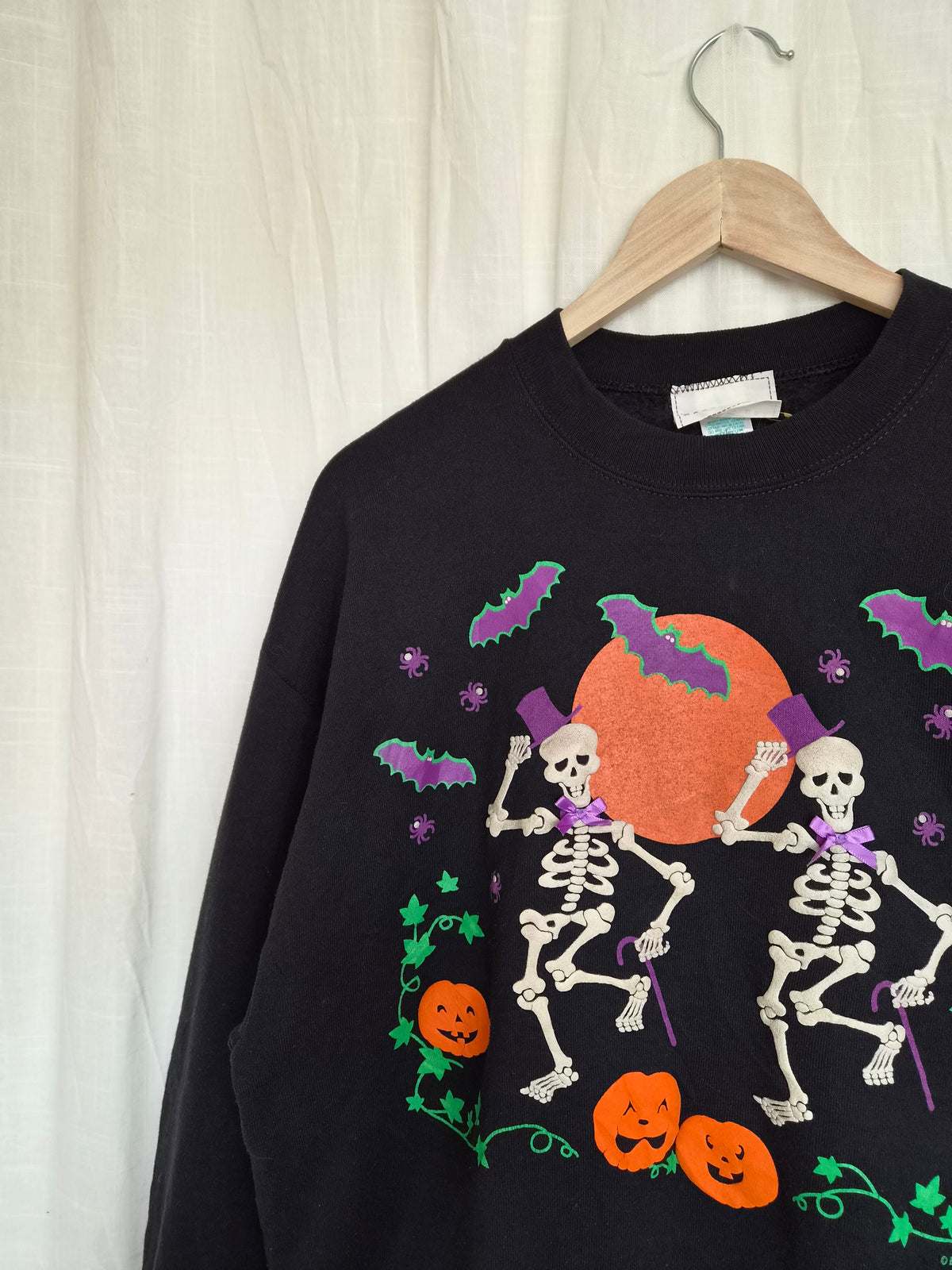 💀 Till Death Do Us Party - vintage crewneck sweater with dancing skeletons - size L