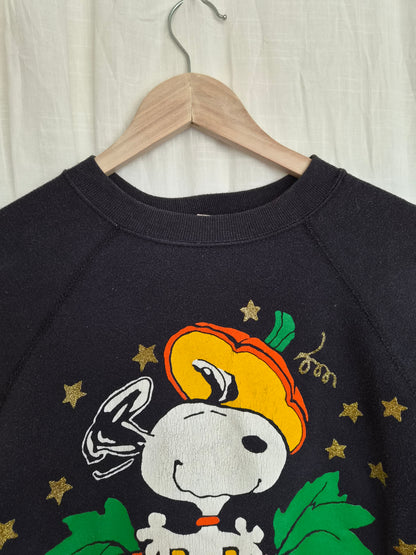 👻 A Peanuts Halloween - vintage Halloween crewneck sweater with Snoopy coming out of a pumpkin (Perfectly Imperfect) - size L
