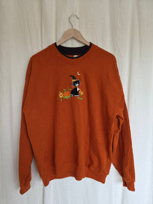 🐈‍⬛ The Witch's Little Familiar - vintage rusty orange crewneck sweater with black witchy cat - size L/XL