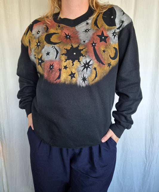🌙 The Celestial Collector - vintage crewneck sweater with moon, stars and sun silhouettes - size L
