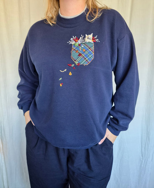 🍂 A Pocketful of Autumn Magic - vintage navy crewneck sweater with embroidered cats and autumn leaves - size L
