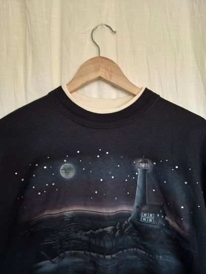 🕯️ Where the Moon Meets the Sea - vintage crewneck sweater with lighthouse and seascape - size L