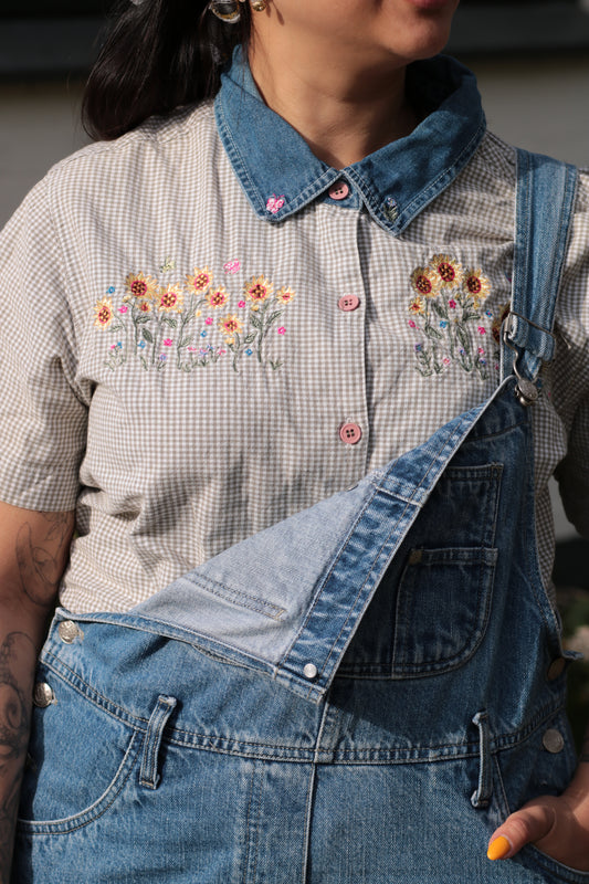 🦋 Butterfly Meadow - vintage gingham blouse with embroidered details - size M